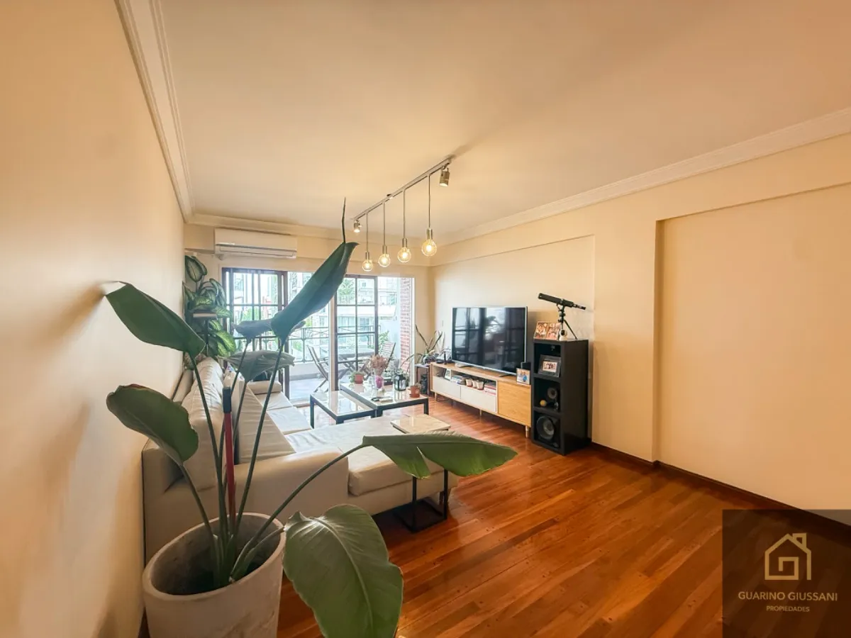 Four-room apartment with 3 bedrooms in Núñez