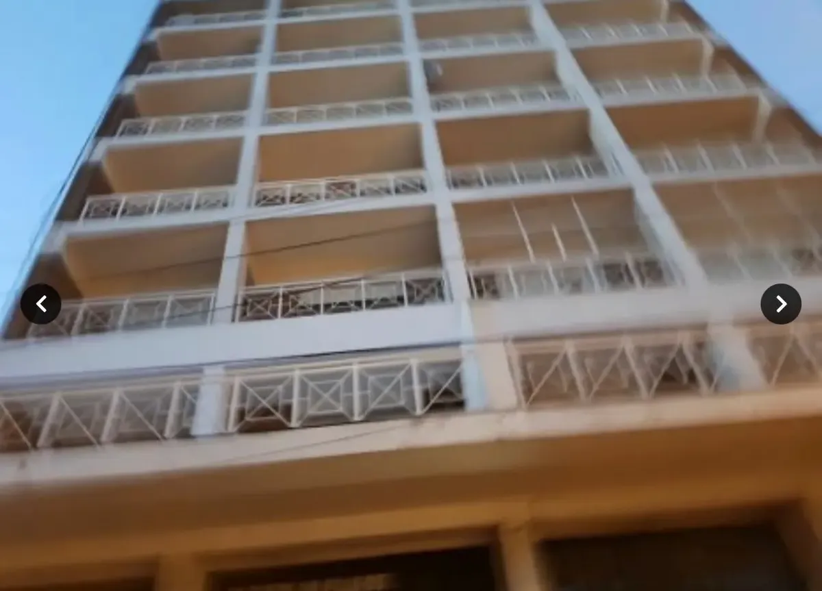 Three-room apartment in Monte Grande, fronting Plaza Monte Grande