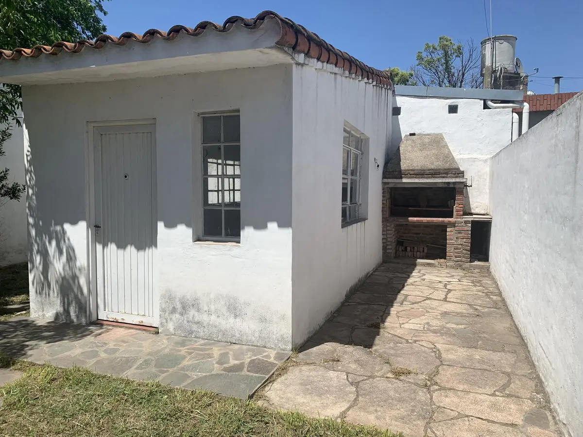 Chalet reformado de 3 dormitórios em Ituzaingó