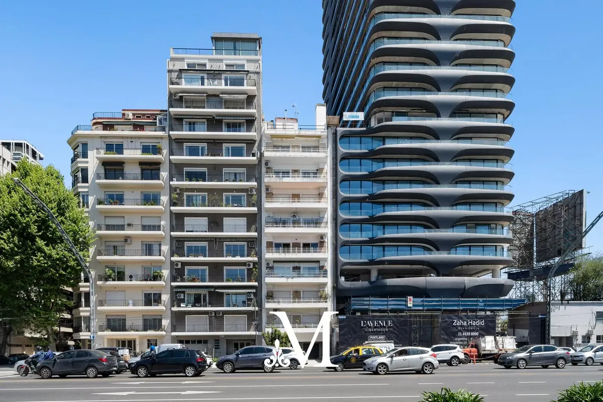 Four-bedroom apartment with maid’s quarters in Palermo