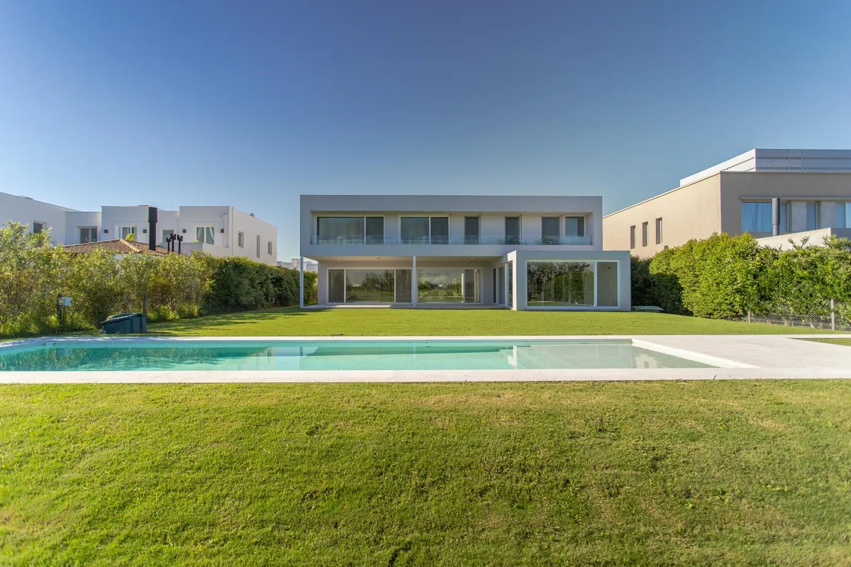 Four-bedroom apartment in Tigre