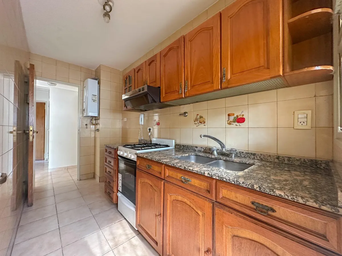 Apartamento de 2 ambientes de 1 quarto para alugar em Lanús Oeste