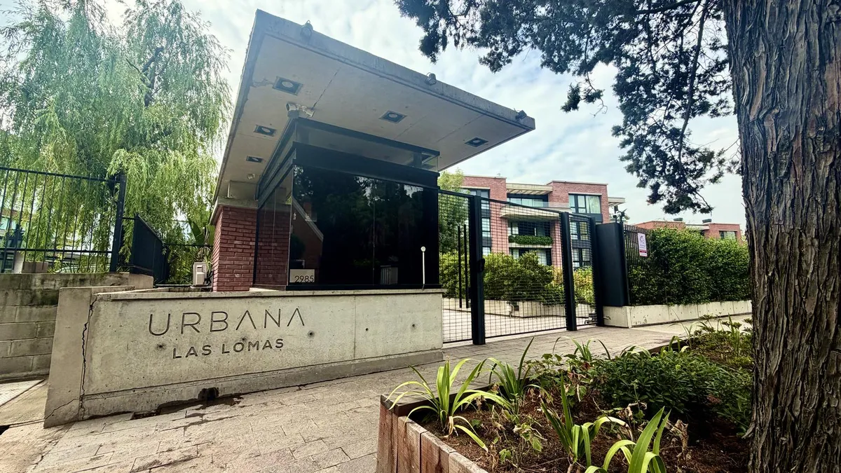 Новая четырёхкомнатная квартира в Beccar с 3 спальнями в дуплексе в Complejo Urbana Las Lomas