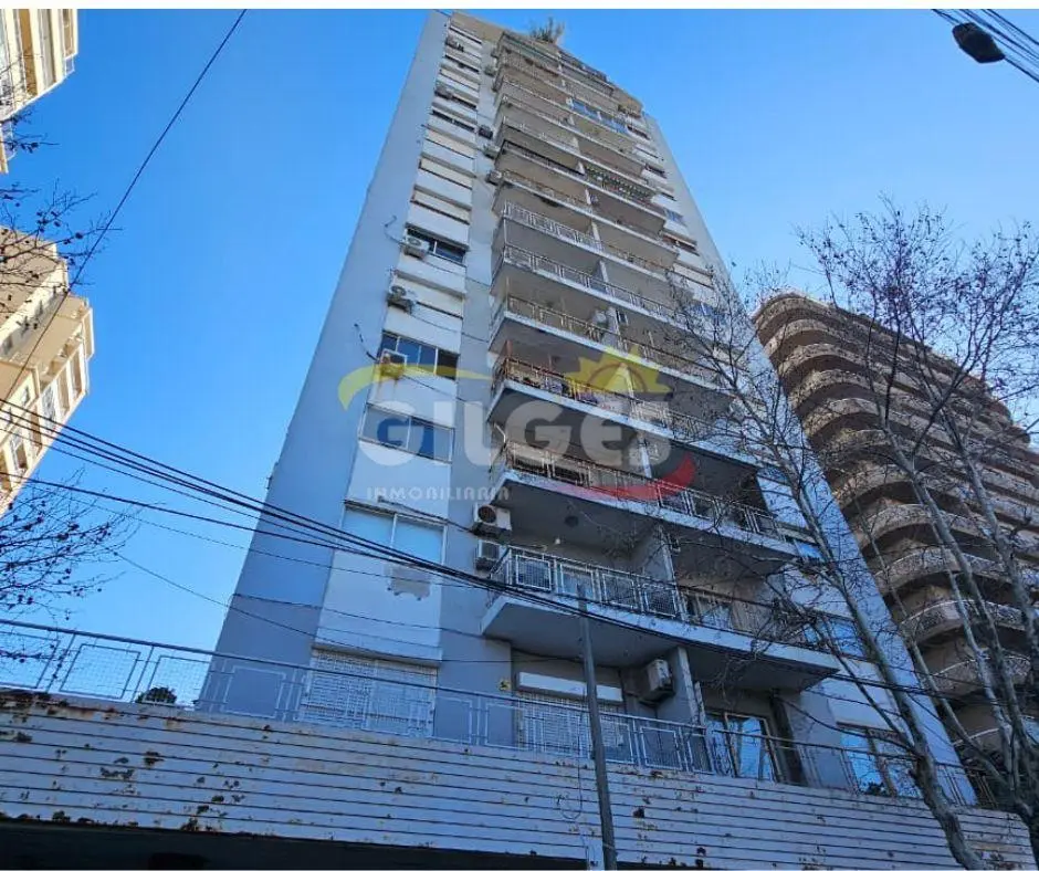 Departamento de 4 ambientes con balcón al frente y terraza con parrilla en Ramos Mejía