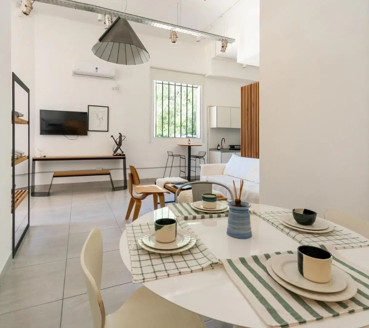 Apartamento tipo loft mobiliado para aluguel temporário em Retiro