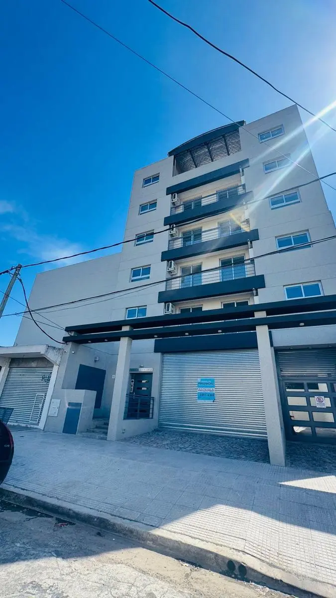 Kitnet em Hurlingham, com varanda de frente