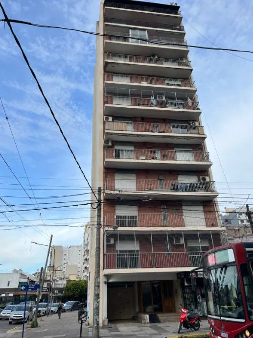 Two-bedroom front-facing apartment in Ramos Mejía Norte