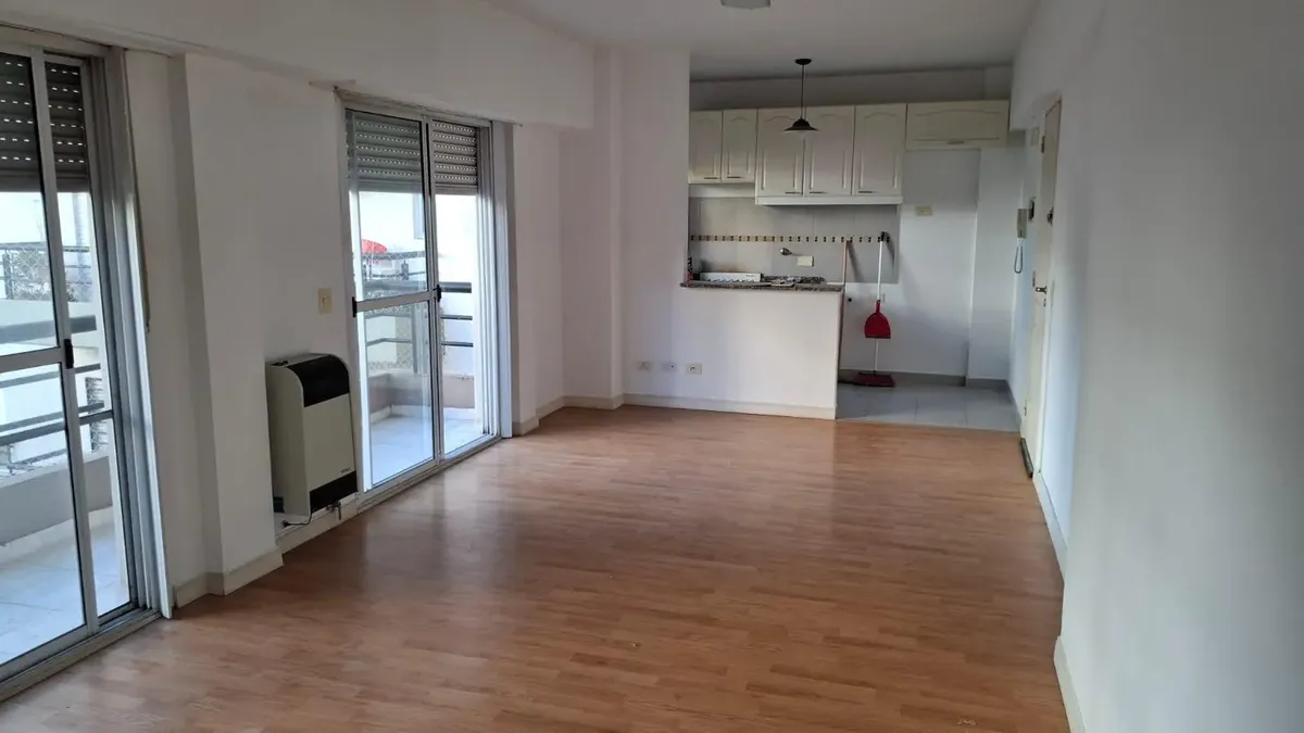 Two-room apartment with balcony in Victoria