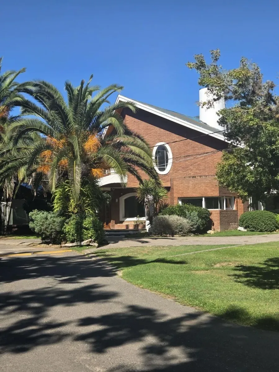 Casa de 3 dormitórios em aluguel no bairro fechado El Jagüel, Parque Leloir