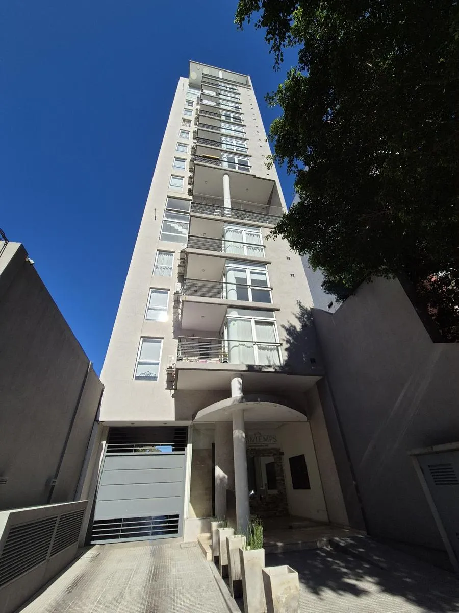 Duplex two-room apartment with balcony and parking in Banfield Este