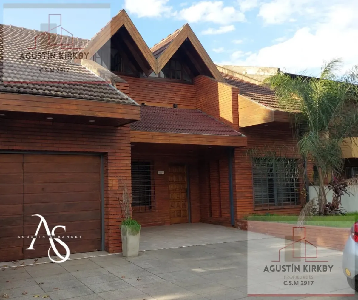 Casa com estúdio em Bella Vista