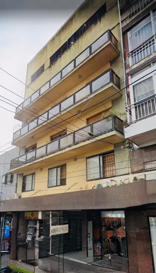 Two-room apartment in Quilmes city centre