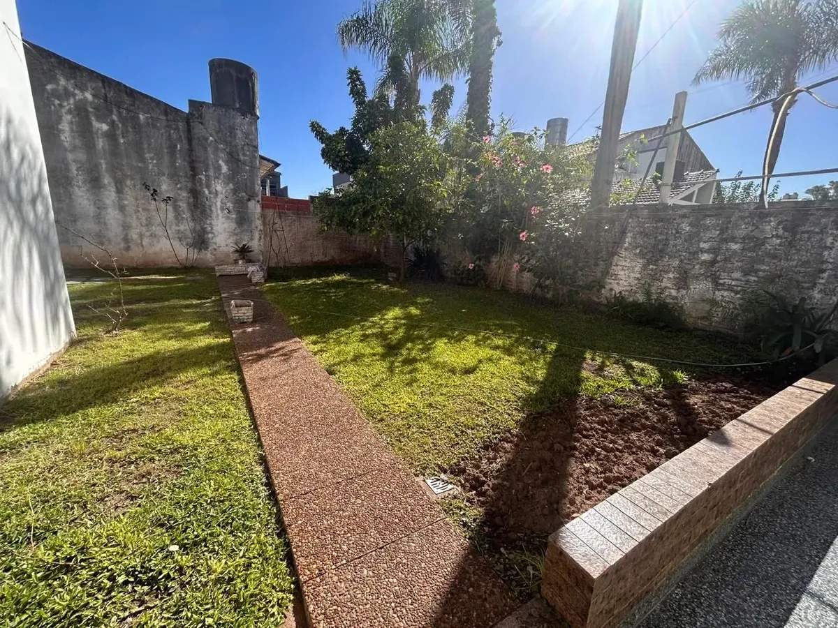 PH de quatro ambientes com jardim em Olivos