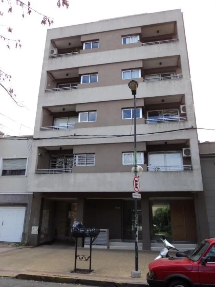 Departamento De 1 Dormitorio En Alquiler Con Balcon Frente A Plaza Malvinas