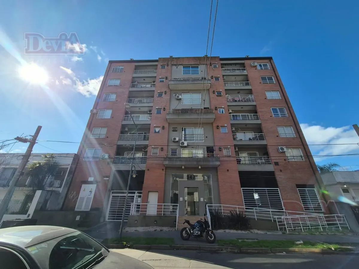 Departamento de 2 ambientes con cochera fija en Tigre
