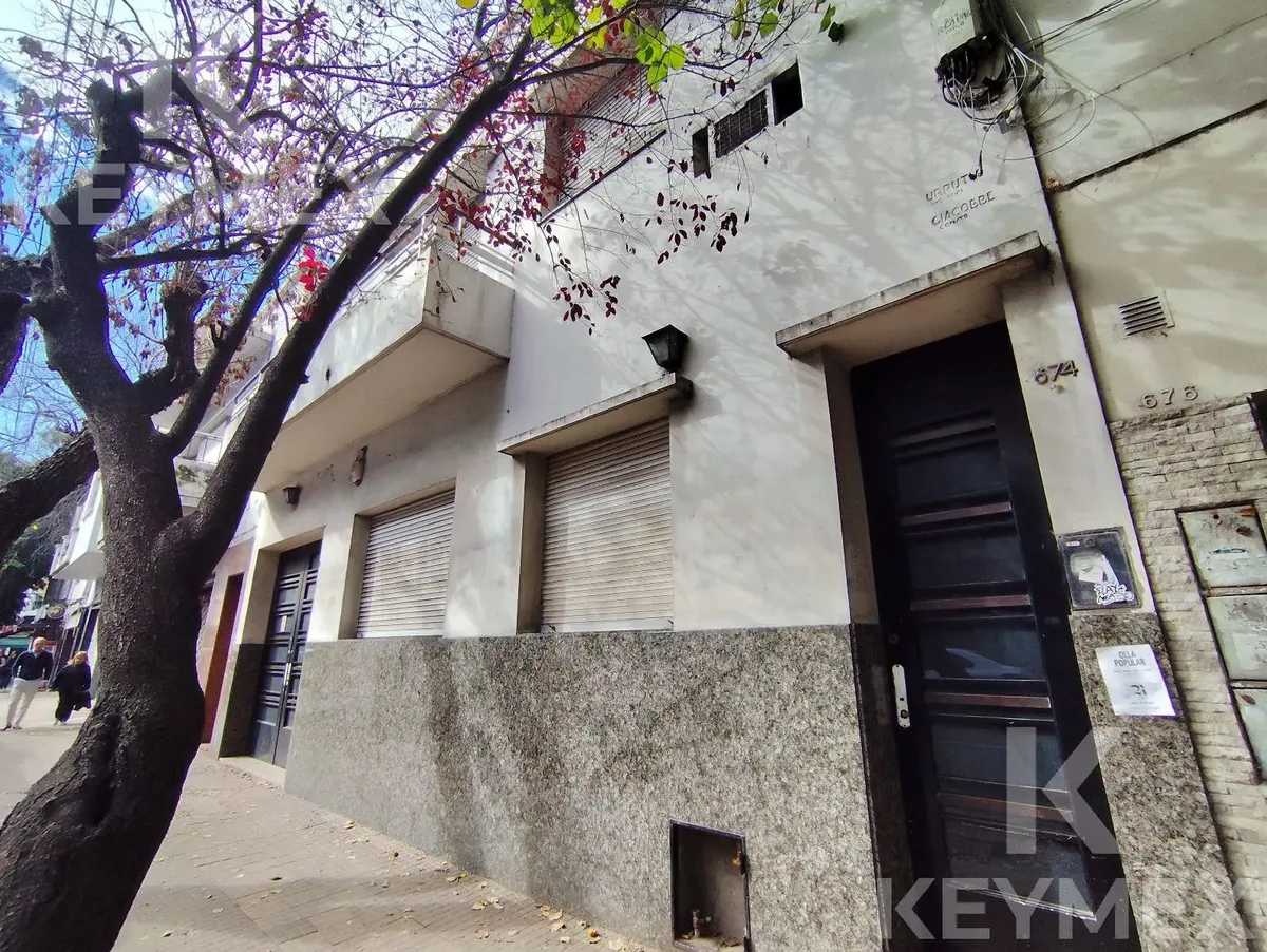 Дом в 2 уровня в районе Microcentro La Plata