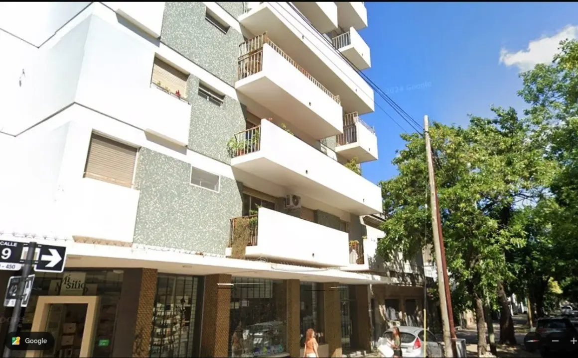 Departamento de 3 dormitorios amoblado en Monte Castro