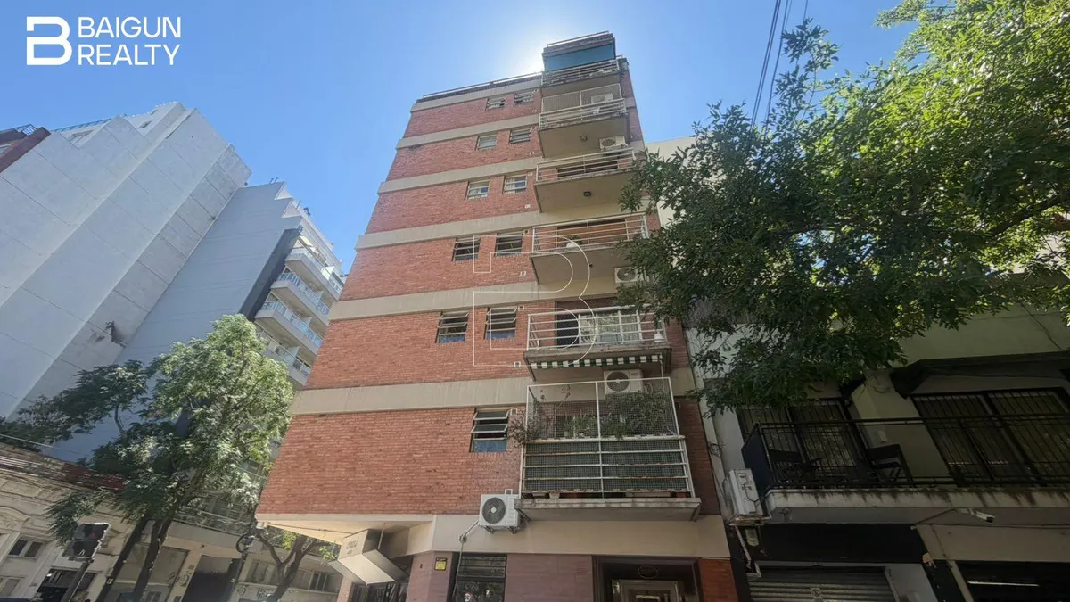 Two-room apartment with balcony in Núñez