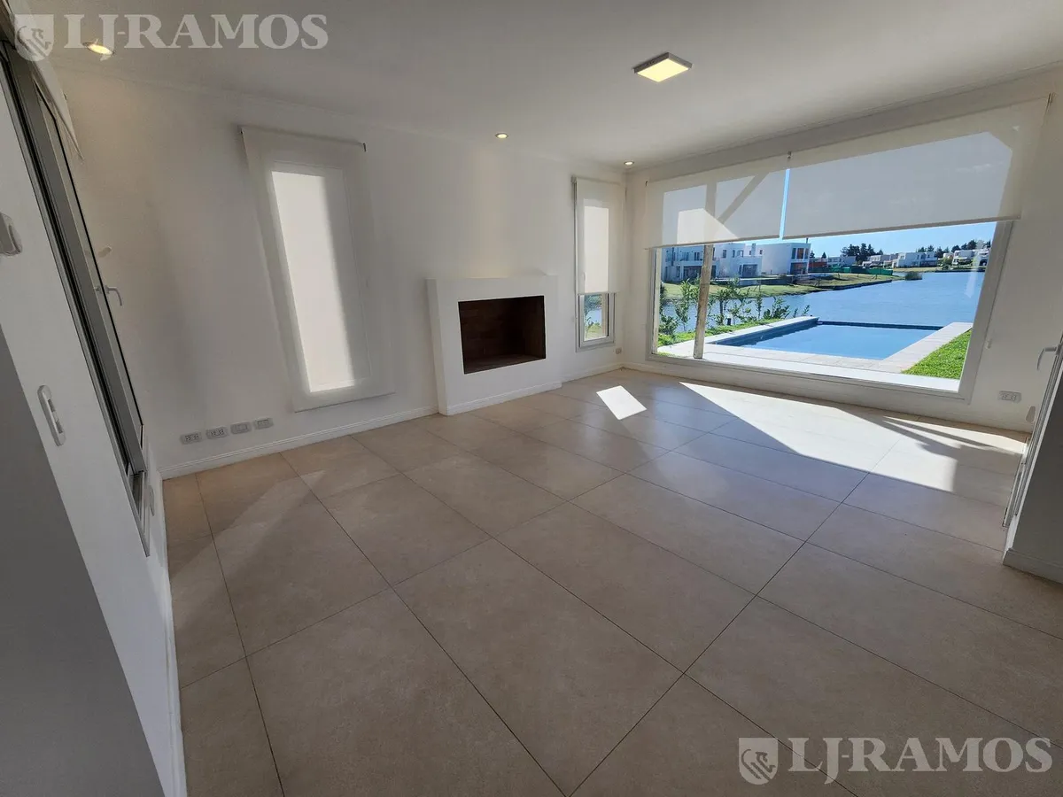 Brand-new four-bedroom apartment in Tigre