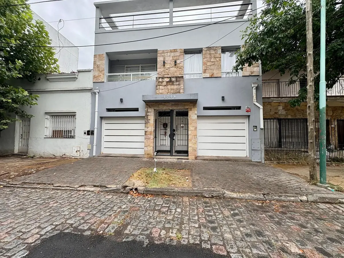 3-bedroom duplex in Lomas de Zamora (Banfield Este)