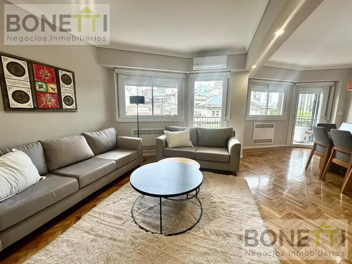 Четырёхкомнатная квартира с мебелью в Recoleta