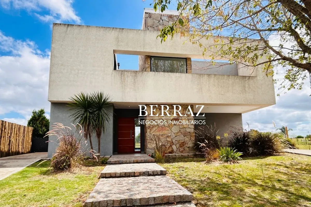 Casa de 5 ambientes em El Cantón, Escobar, com 4 dormitórios