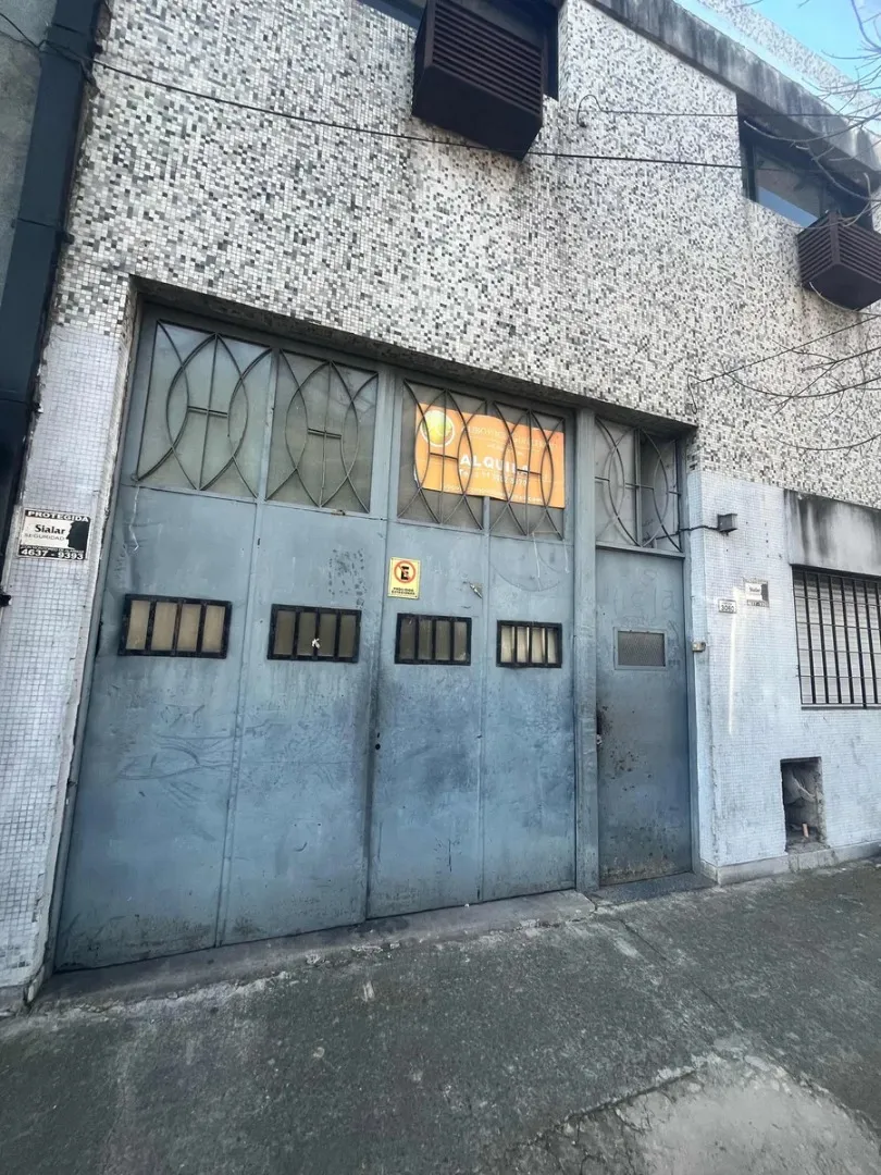 Galpón en alquiler con vivienda y oficinas en Villa Soldati
