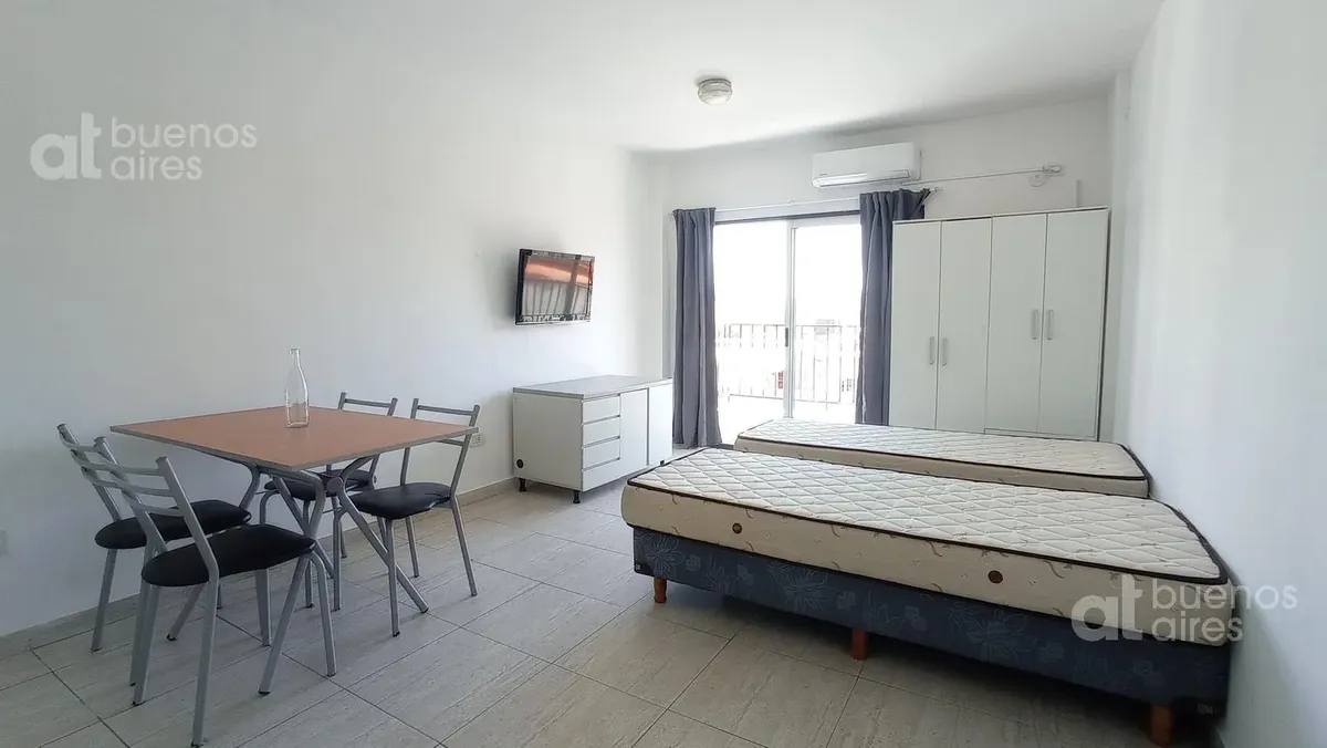 Studio apartment with balcony, courtyard-facing in Balvanera