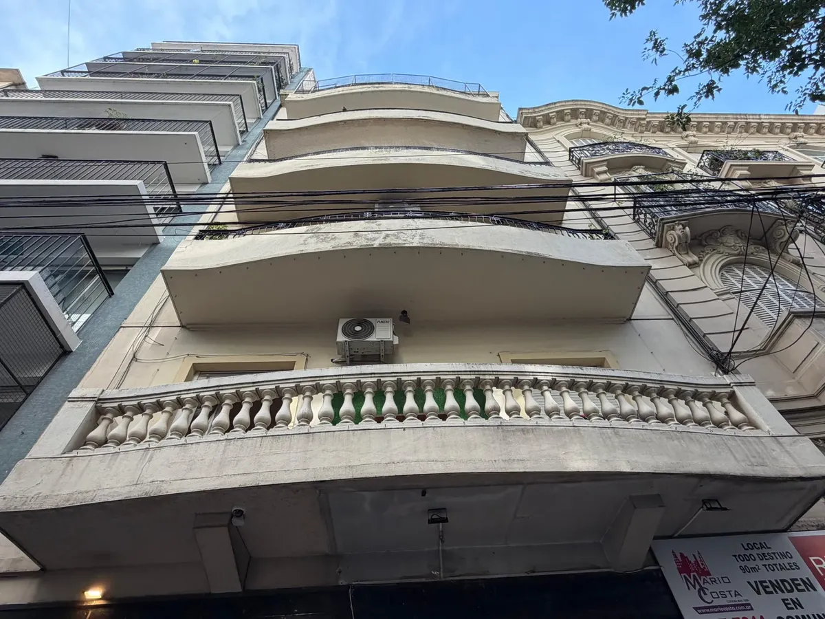 Apartamento de 3 ambientes em Recoleta, com 2 dormitórios e dependência