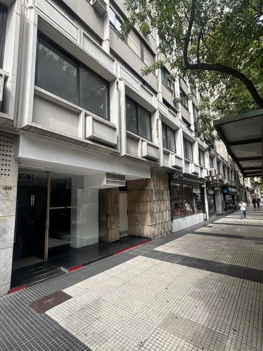 Kitnet lateral em Monserrat, sobre Avenida