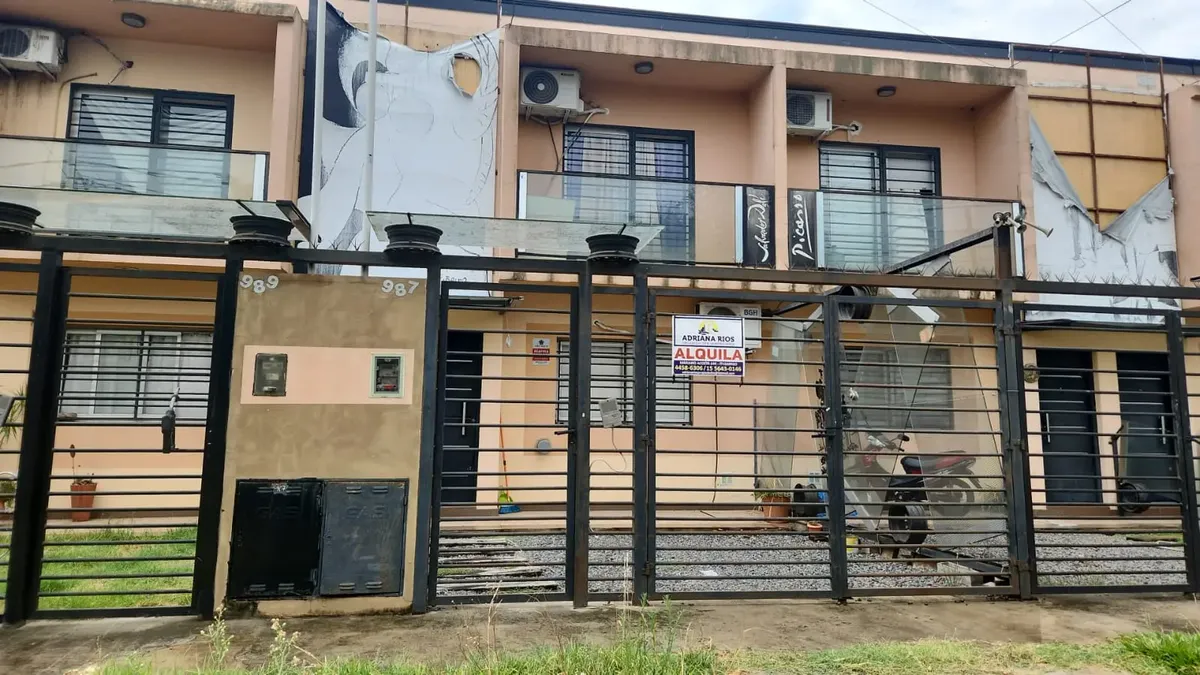 Дуплекс с 3 спальнями и (закреплённым) парковочным местом в Ituzaingó