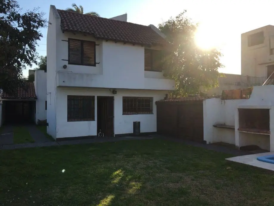 Casa com 3 dormitórios em Ituzaingó Norte