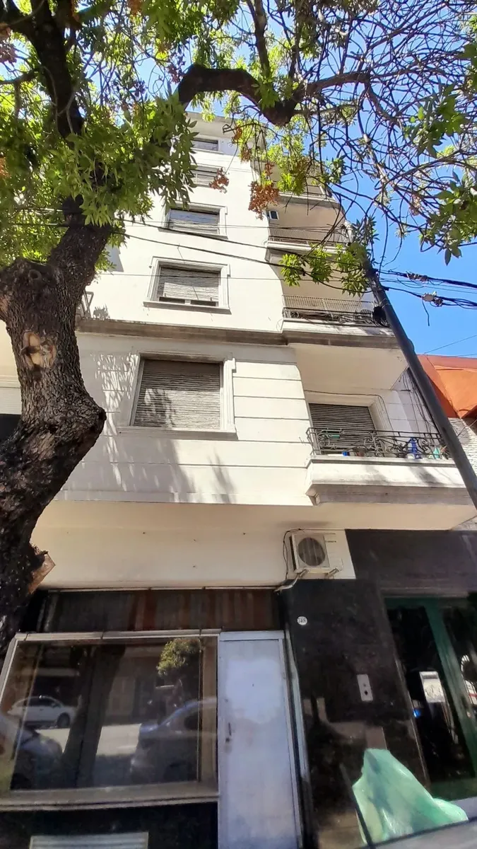 Реконструированная квартира с 2 спальнями в Boedo