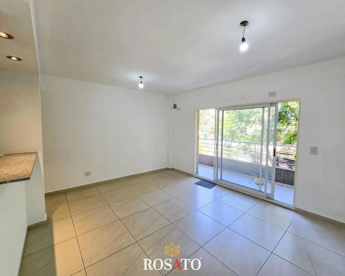 Departamento de 2 ambientes con balcón en San Cristóbal