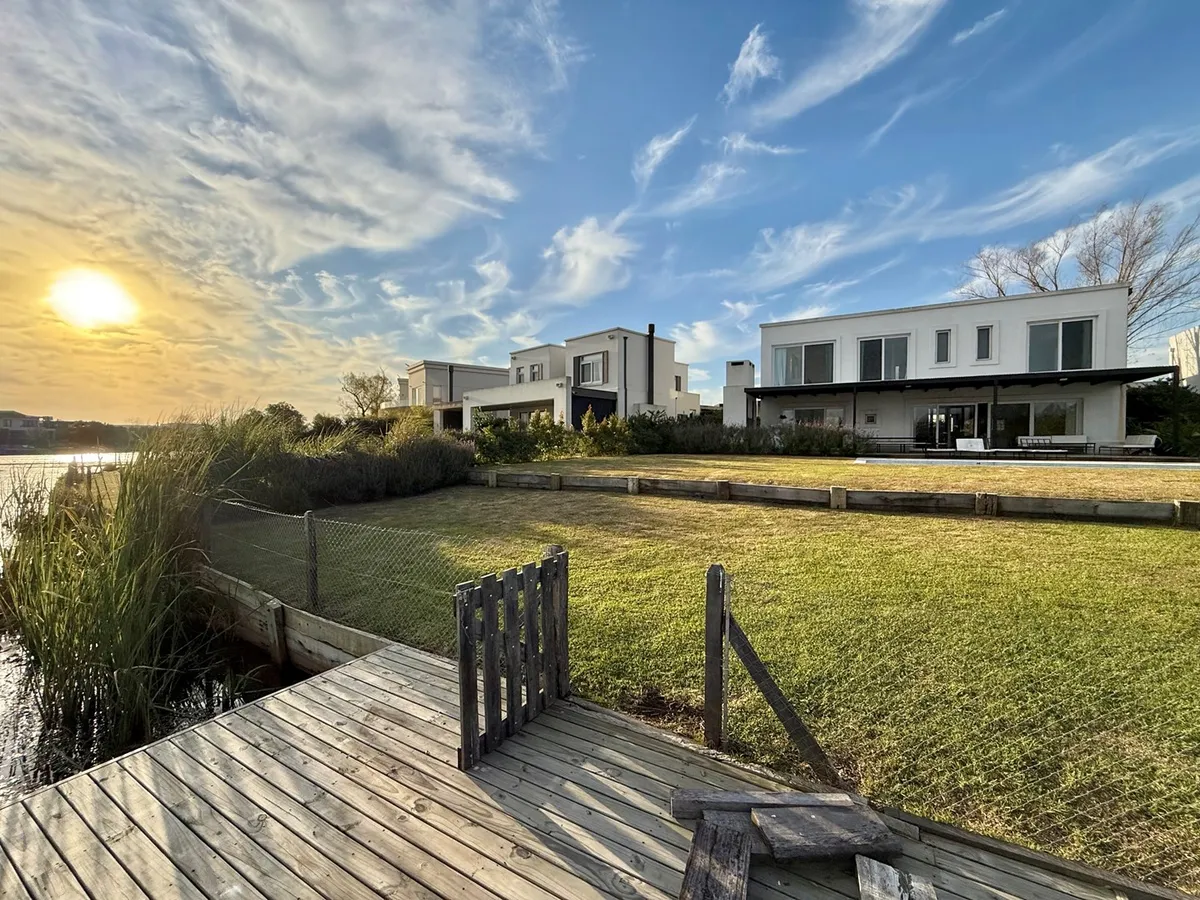 House with lake access in Barbarita, General Pacheco