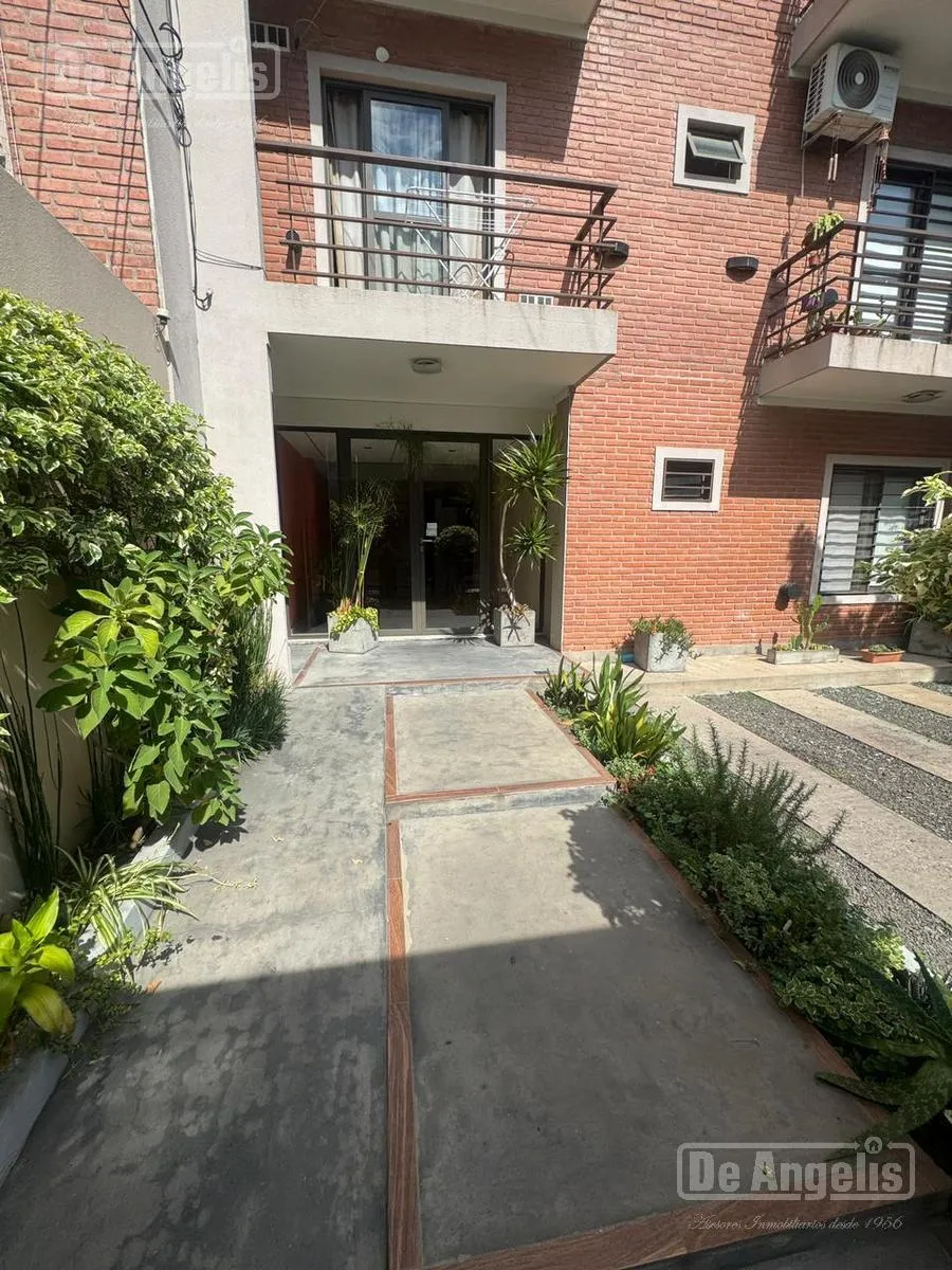 Departamento de 2 ambientes sin amoblar en Morón Sur