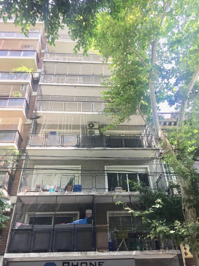 Departamento de 4 ambientes con balcón y dependencia en Balvanera