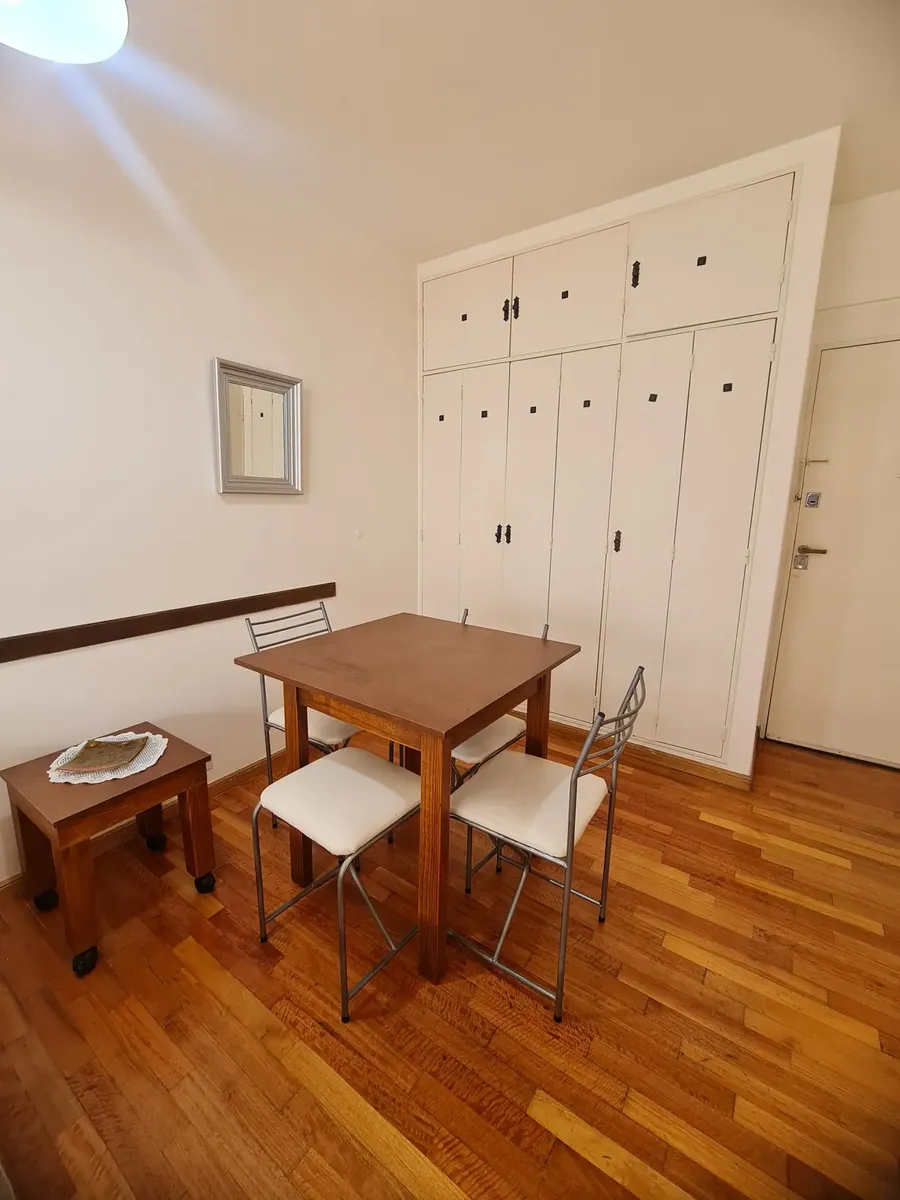 Квартира-студия 28 m² в Monserrat с мебелью