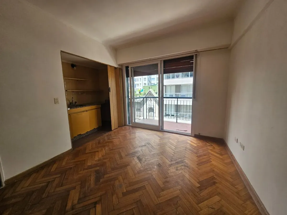 Квартира-студия с балконом в Recoleta, подходит под офис
