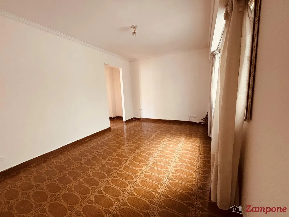 Two-room apartment in Flores on Av. Directorio