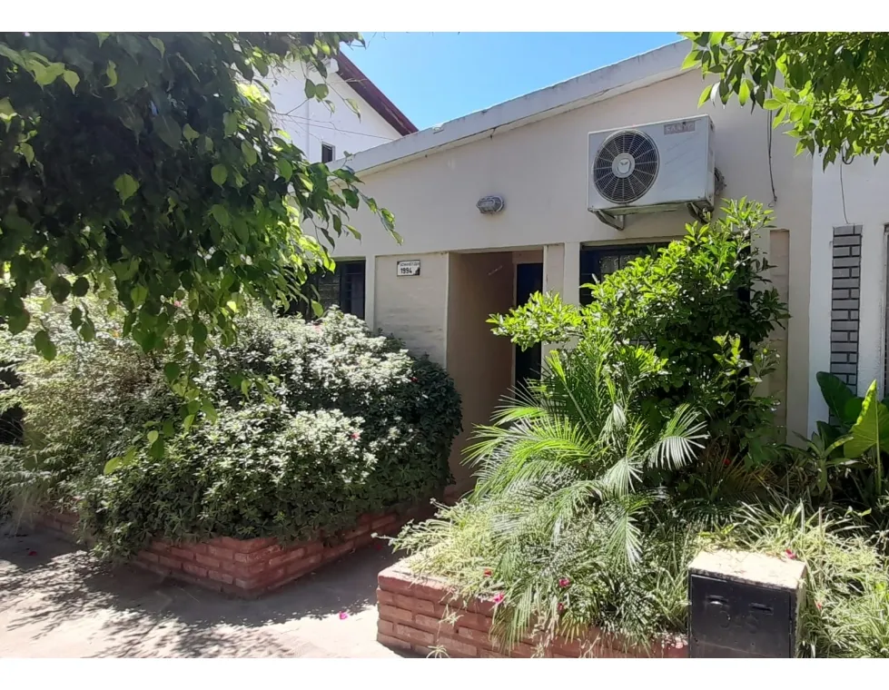 Casa em PH com 2 dormitórios para alugar em Ituzaingó