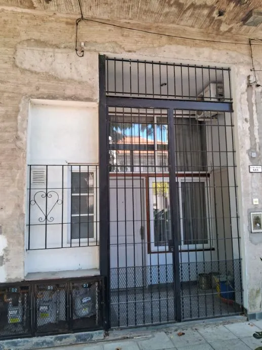 Apartamento térreo com 1 quarto em Quilmes Oeste