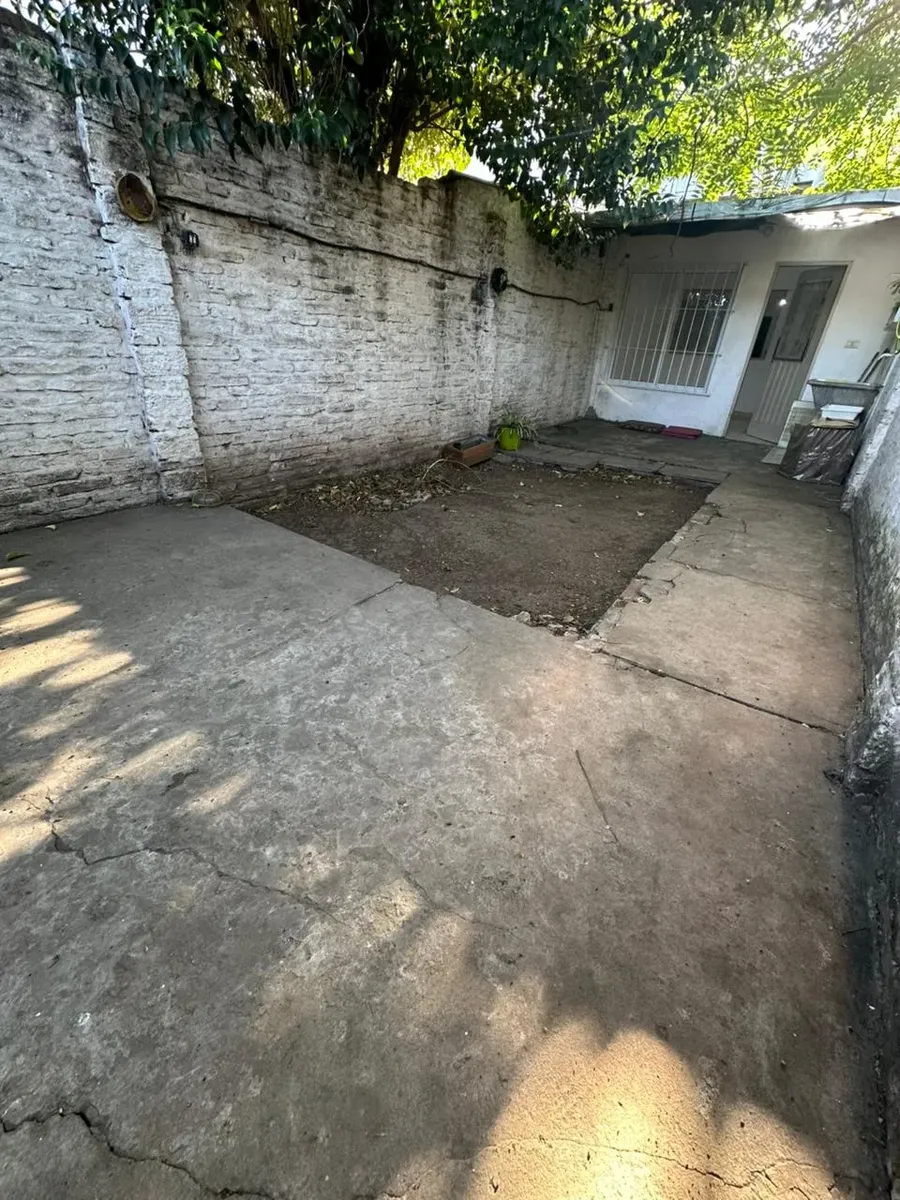 Departamento de 2 ambientes en Morón Centro