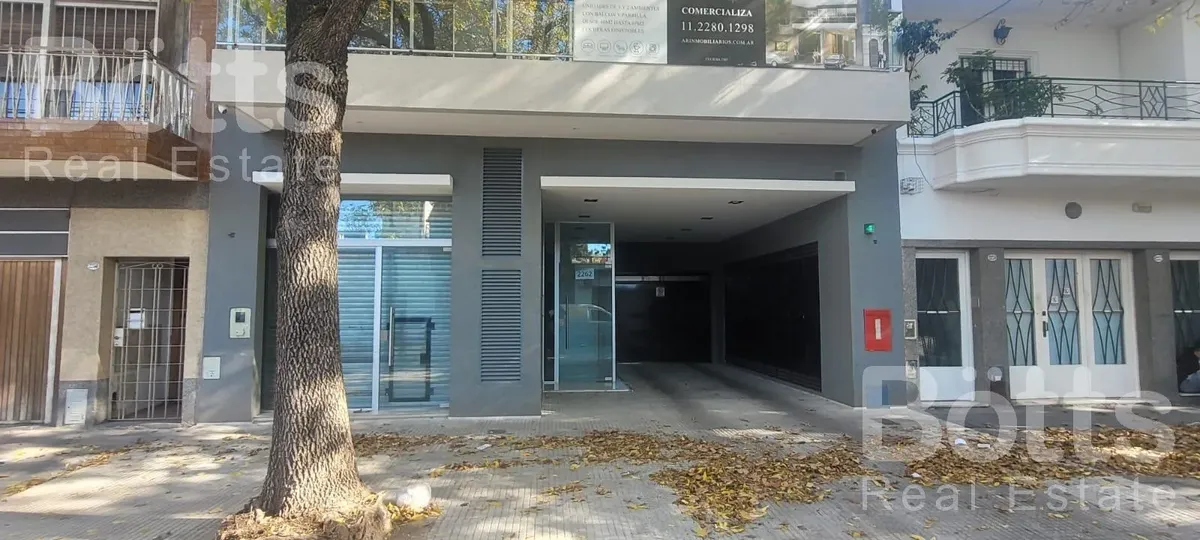 Apartamento de 2 ambientes com varanda e área de churrasco em Monte Castro