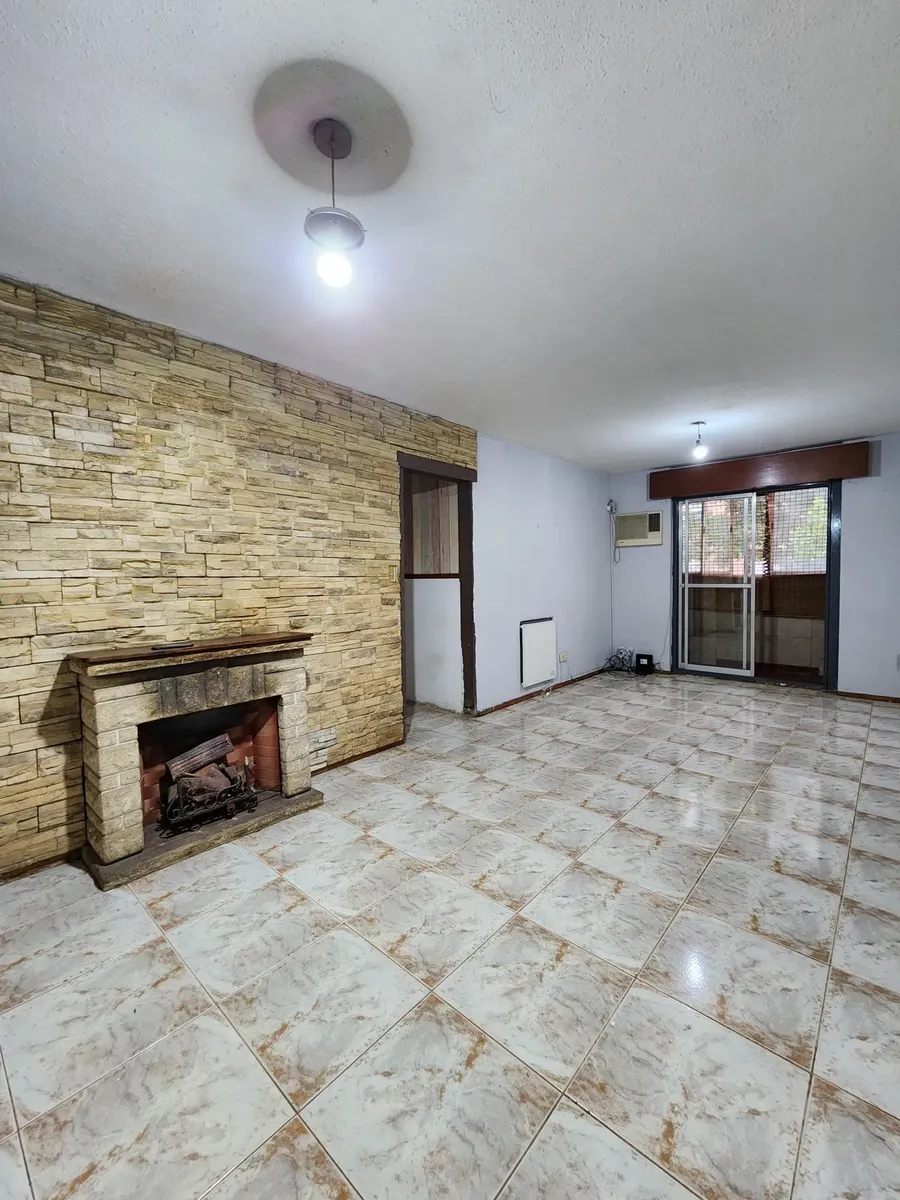Three-bedroom ground-floor apartment in Ciudad Evita