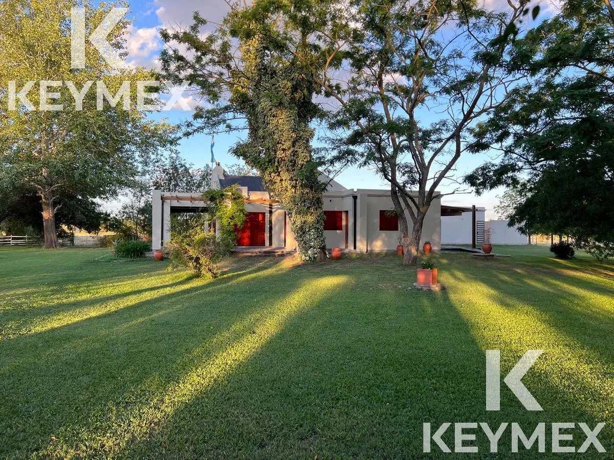 Four-bedroom apartment with quincho and pool in Los Hornos