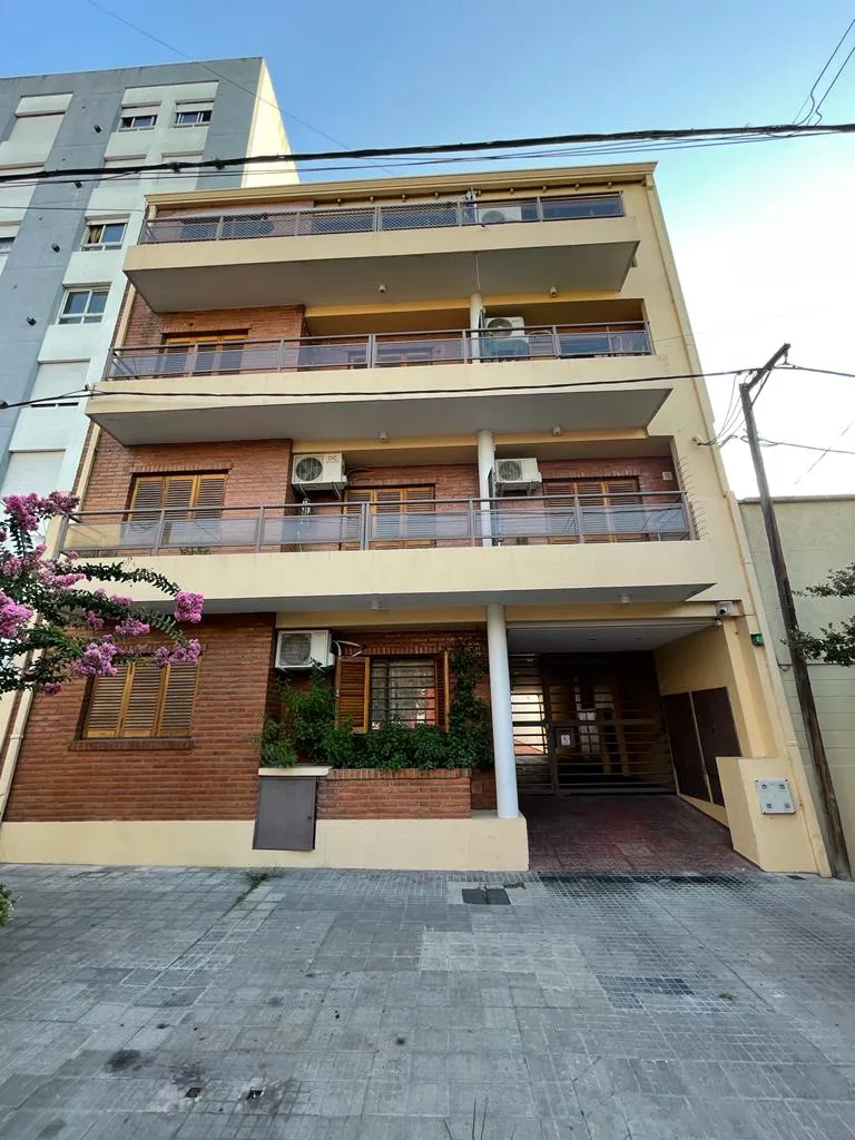 Apartamento térreo com 1 quarto em La Plata (Centro)