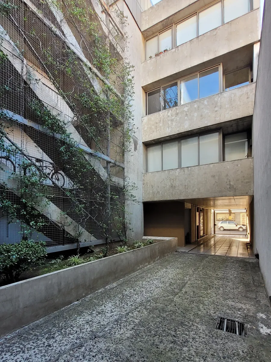 Loft monoambiente con cochera en alquiler en Barracas