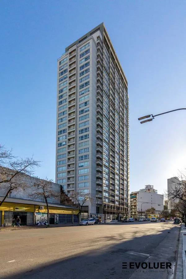 Apartamento de dois ambientes com 1 dormitório e vaga valet parking em San Telmo