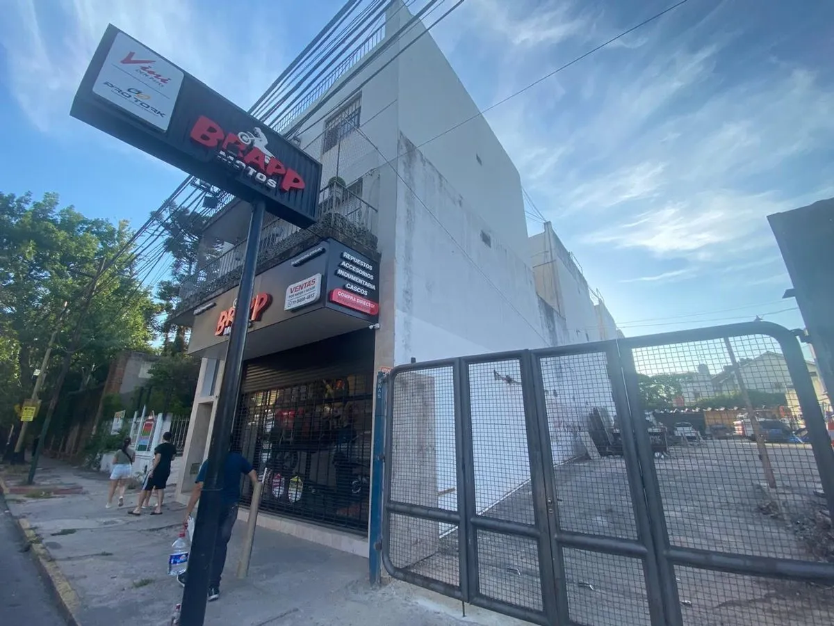 Departamento de 3 ambientes refaccionado en Banfield oeste